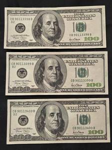 lot 100 image: Lot of 3 Sequential One Hundred Dollar Bills - Uncirculated