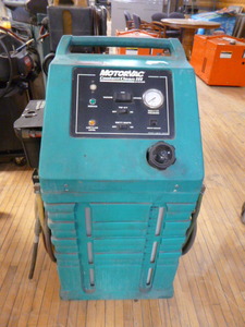 lot 144 image: MotorVac Coolant Clean III System