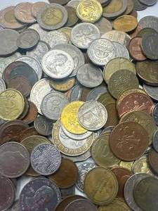 lot 2 image: 2 Pounds of Mixed Foreign Coins