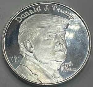 lot 3 image: 1oz .999 Silver President Trump Round BU