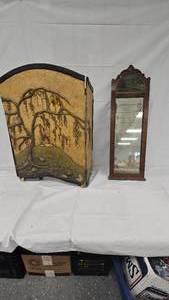 Small Divider with Picture  Mirror