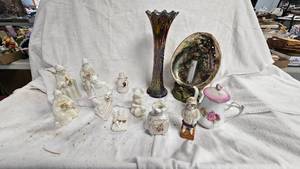 LighthouseOyster Shell Light, Vase, and Nativity Set