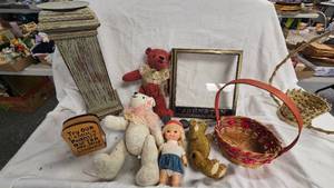 Johnston Advertising Box Cover, Jointed bears, Markin Horseman Doll