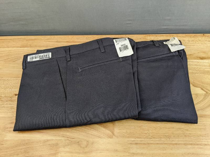 lot 154B image: Set of 2 New Pairs of Dickies LP60 Industrial Cargo Pants - Dark Charcoal 34x32 N