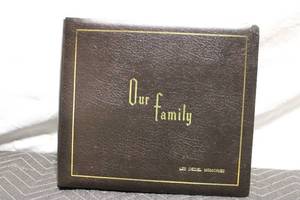 lot 30 image: Vintage Les Deziel Memories Family Photo Album