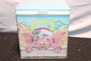 lot 39 image: Vintage Holiday Tin with Angel Pig Design