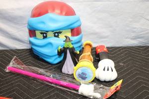 lot 102 image: Set of 6 Assorted Childrens Play Items