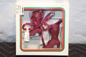 lot 134 image: Kurt S. Adler Ice Skate Christmas Ornaments in Box