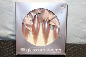 lot 141 image: Set of 4 Martha Stewart Glass Flute-Shaped Christmas Ornaments