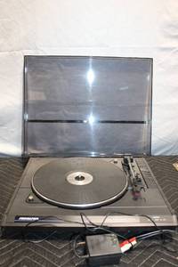 lot 190 image: Soundesign Semi-Automatic Turntable System