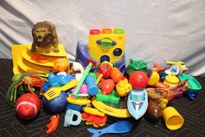 lot 255 image: Collection of Assorted Childrens Toys Including Dinosaurs and Vehicles