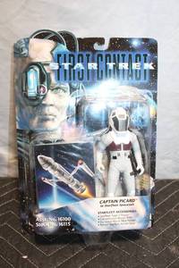 lot A-332 image: Star Trek First Contact Captain Picard in Starfleet Spacesuit Action Figure