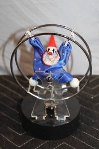 lot 371 image: Vintage Circle Clown Wind-Up Toy