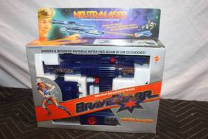 lot 400 image: Bravestarr Neutra-Laser Blaster Toy in Original Packaging