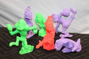 lot 411 image: Set of 6 Vintage Marx Nutty Mads Figures