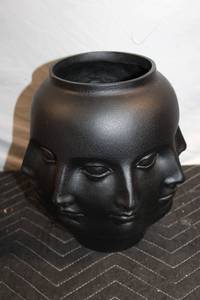 lot 427 image: Unique Multi-Faced Black Vase - 10 Inches