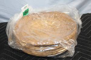 lot 436 image: Set of 4 Wicker Serving Trays