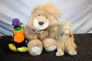 lot 448 image: Set of 3 Plush Toys - Lion, Camel, and Toucan