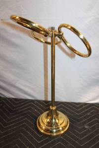 lot 449 image: Brass Three-Ring Towel Holder Stand