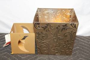 lot 450 image: Metallic Decorative Votive Candle Holders Set with Intricate Designs