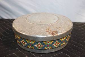 lot 456 image: Vintage Metal Decorated Tin Container with Multicolor Pattern