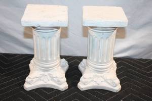 lot 499 image: Pair of Decorative White Pedestal Stands