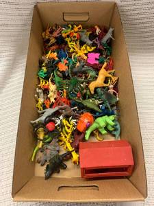 lot 18J image: Lot of Assorted Dinosaur and Animal Figures
