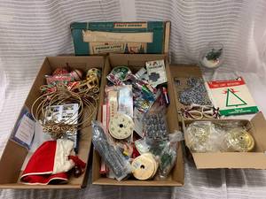 lot 30J image: Vintage Christmas Decor Assortment Lot