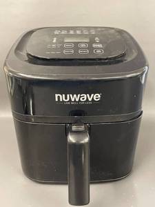 lot 31J image: NuWave Air Fryer 6-Quart Black