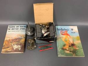 lot 47J image: Vintage Fishing & Hunting Gear Bundle