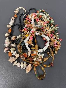 lot 90J image: Vintage Beaded Necklace Collection
