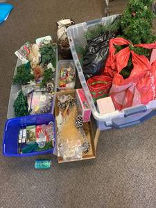 lot 101F image: Large Lot of Christmas Ornaments & Decorations Assorted