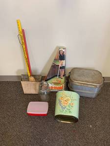 lot 108F image: Vintage Household Lot Wear Ever Aluminum Roaster, Bin