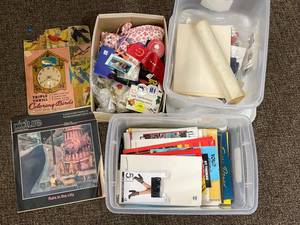 lot 137F image: Vintage Collectibles Miscellaneous Lot Magazines Crafts