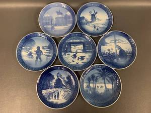 lot 84W image: Royal Copenhagen Collectible Annual Plates Set