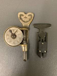 lot 11F image: Woodmans Tachometer & British Buttner Tool