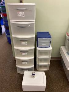 lot 15 image: Multi-Piece Plastic Storage Drawer Set