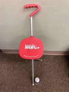 lot 21F image: Vintage Minnesota State Fair Tripod Cane Seat