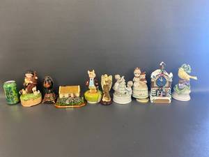 lot 27B image: Collectible Music Boxes & Figurines Lot, Mixed Themes