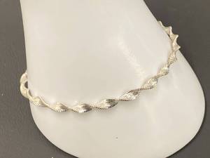 lot 35B image: Elegant Twisted Sterling Silver Bracelet Jewelry