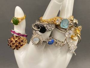 lot 47B image: Vintage Ring Collection Mix Metals & Styles