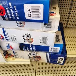 Lot of 5 Carquest Air Filters Average MSRP $30 Each