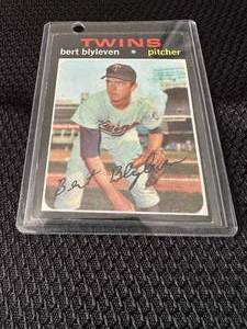 lot 5 image: Bert Blyleven 1971 Topps Rookie Minnesota Twins #26