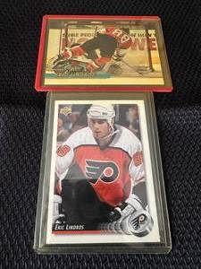 lot 7 image: LOT of (4) Lindros, Roenick, Pronger assorted NHL cards