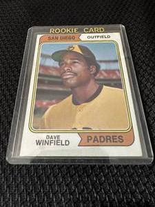 lot 26 image: Dave Winfield 1974 Topps Rookie #456