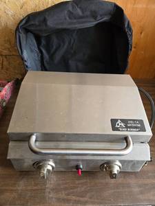 lot 5 image: Delta Waterfowl Bird Burner Propane Grill