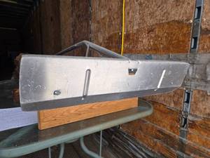 lot 36 image: Roof Rake in Working Condition with Multiple Lengths of Handles