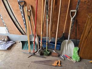 lot 37 image: Large Lot of Gardening and Hand Tools