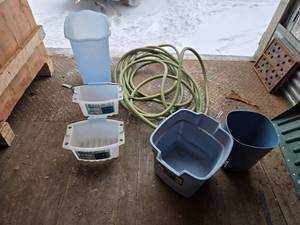 lot 38 image: Utility Totes, Trash Can and Garden Hose