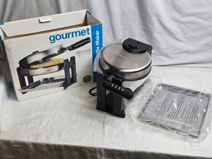 lot 51 image: Gourmet Belgian Waffle Maker with Non-Stick Plates - NEW